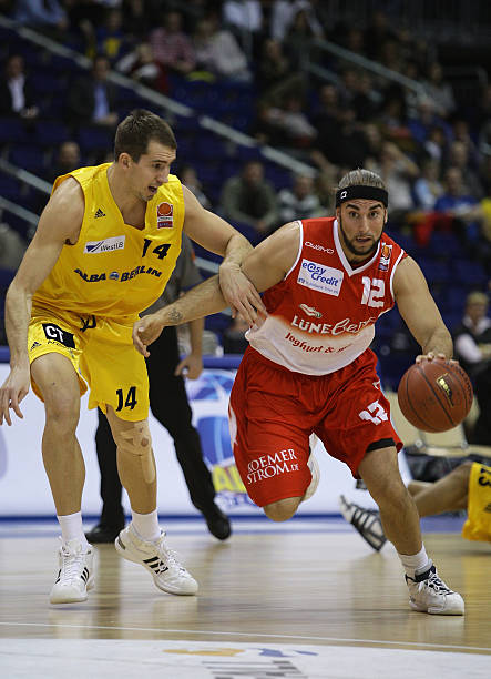 轻球员占据 轻球员占据