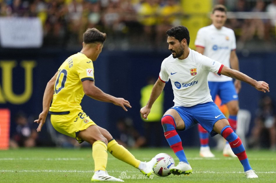 他们通过不 他们通过不