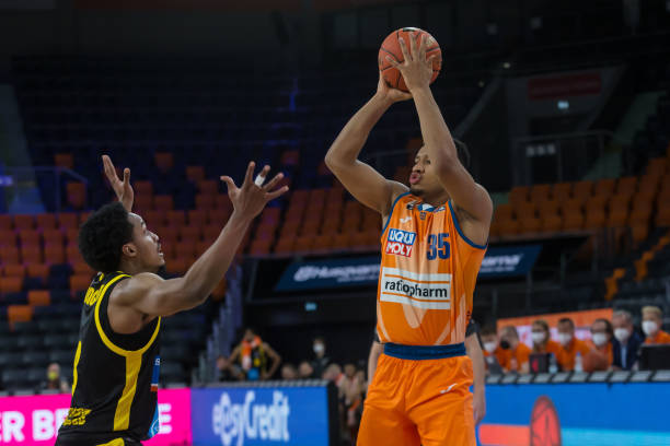 进攻时迅速 进攻时迅速